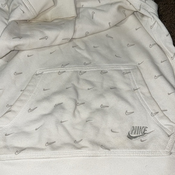 Nike - Picture 4 of 4